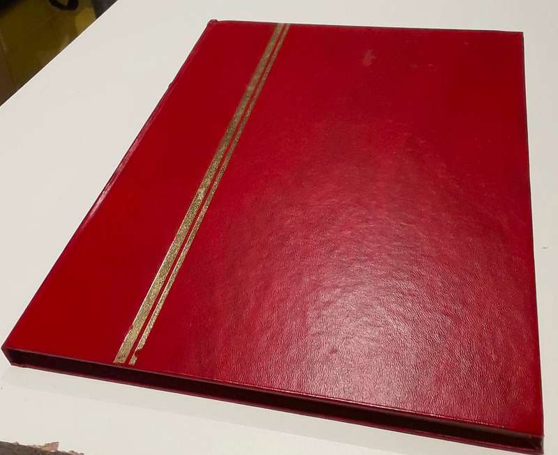 16 SIDE EMPTY ALBUM with Australia stamps.Some pages gum stained.See photos.Money back guarantee.