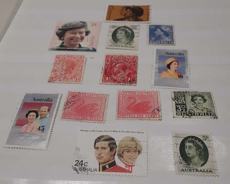 16 SIDE EMPTY ALBUM with Australia stamps.Some pages gum stained.See photos.Money back guarantee.