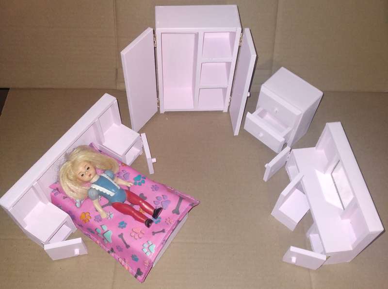 *** CHELSEA DOLL FURNITURE *** Beautiful fully functional 6 Piece bedroom Furniture Set