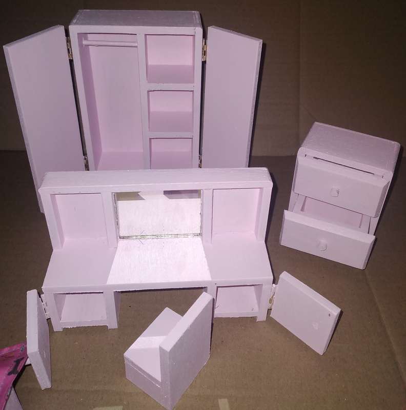 *** CHELSEA DOLL FURNITURE *** Beautiful fully functional 6 Piece bedroom Furniture Set