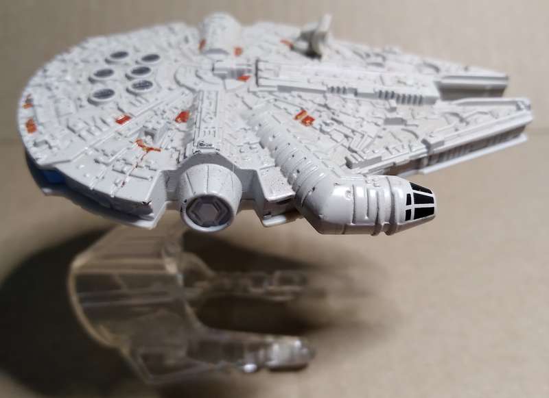 Hotwheels: 2014 Star Wars Star-Ship Millennium Falcon & Flight Navigator (Finger Fighter).