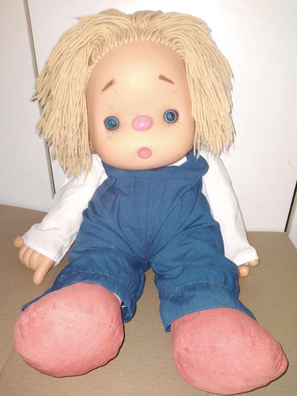 *** Rare Vintage Collectible *** Beautiful 1980's Ice Cream Doll.