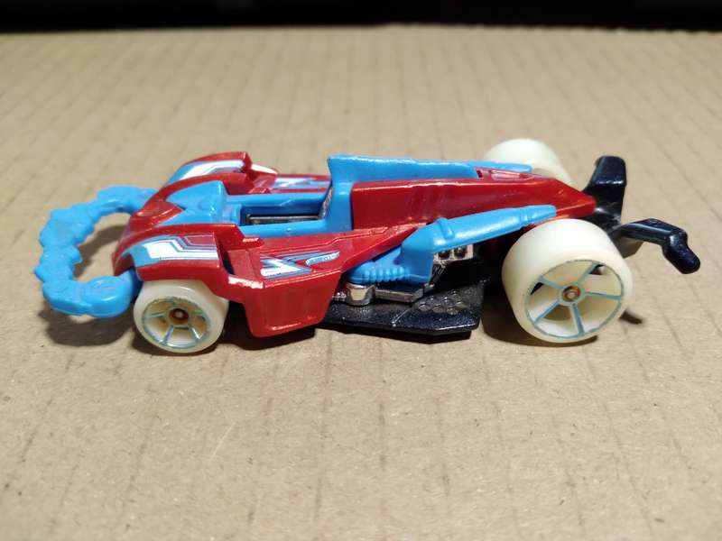 Hotwheels: Wattzup (2016 HW Glow Wheels)