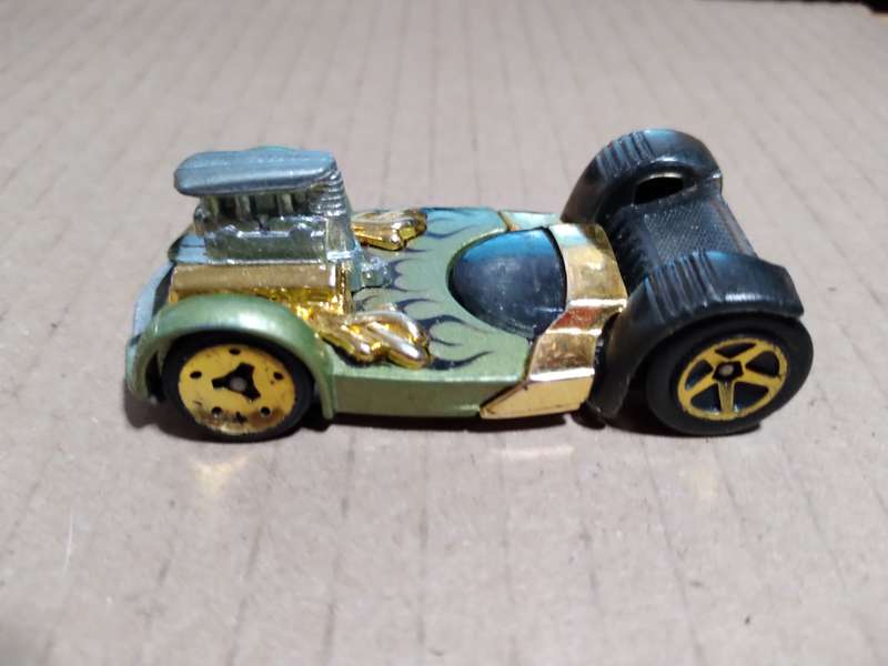 Hotwheels: Flattery (2007 Blast & Crash 5-Pack)