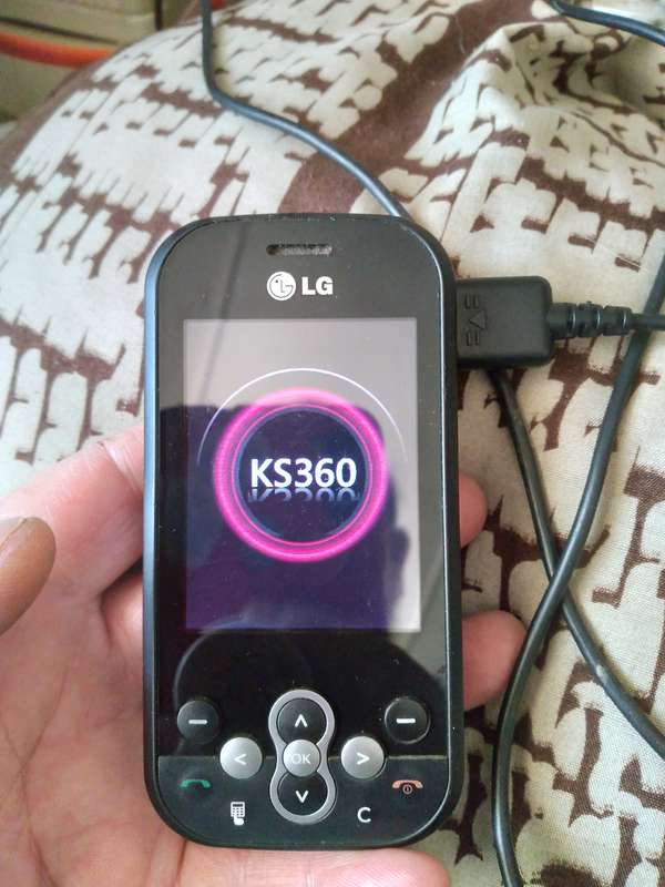 2x LG KS360 Mobile Phones (Webslider)
