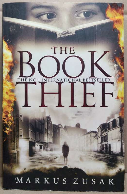 The Book Thief - Markus Zusak (Standard Paperback)