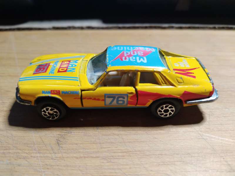 Yatming Jaguar XJS Man and Machine No. 1076 made in China