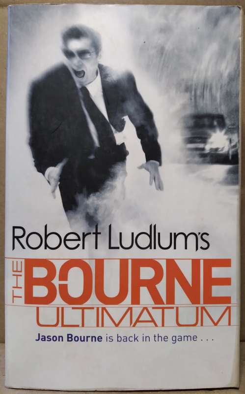 The Bourne Ultimatum - Robert Ludlum (Small Paperback)