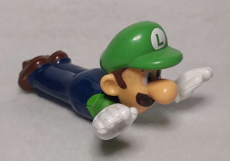 McDonalds Toy: 2017 Warp Tube Pipe Luigi 3.5" McDonald's Action Figure