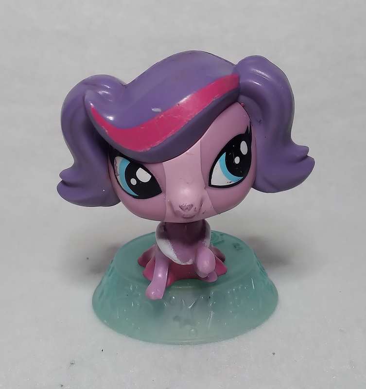 McDonalds Toy: Littlest Pet Shop - 1 Zoe Trent 2015