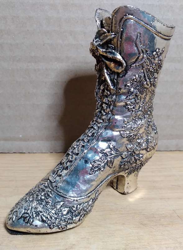 *** Beautiful *** Silver Toned Boot with Flowers