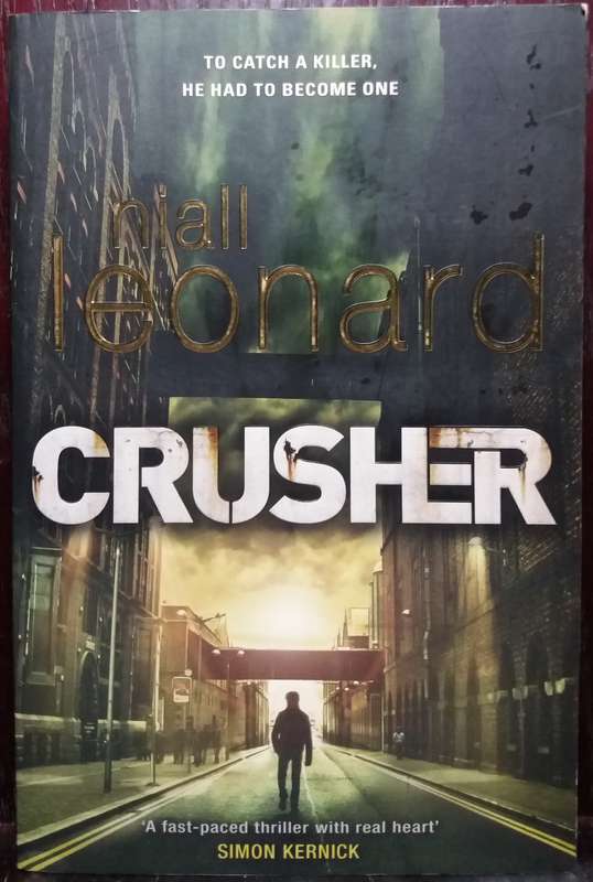 Crusher - Niall Leonard (Large Paperback)