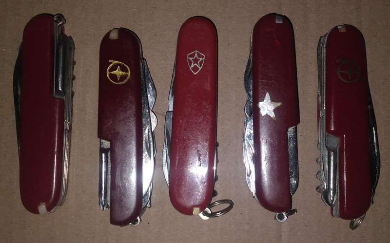 Mixed lot of Army/Utility Knives