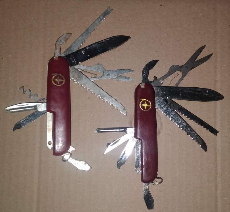 Mixed lot of Army/Utility Knives