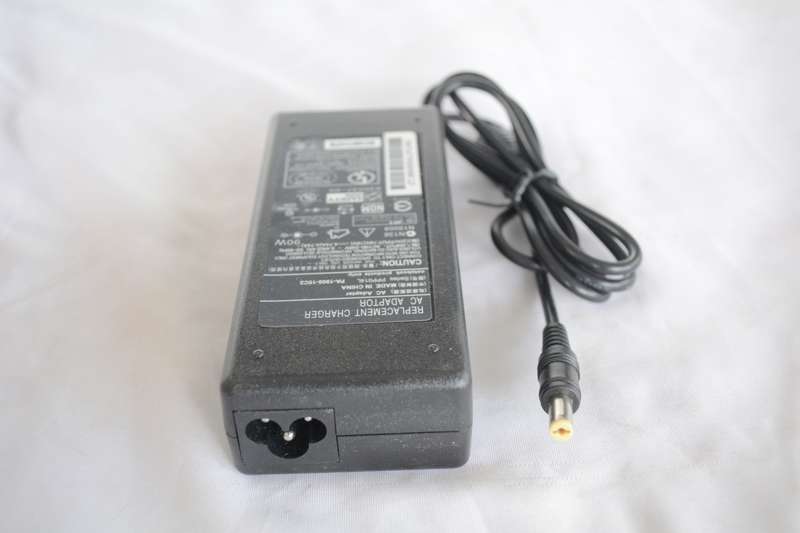 HP laptop chargers, 19V, 4.74A, small pin