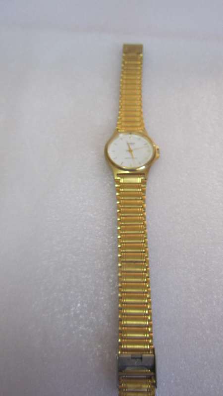 Vintage Casio Quartz Watch: 1360 MTP-1016