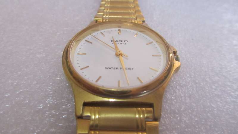 Vintage Casio Quartz Watch: 1360 MTP-1016