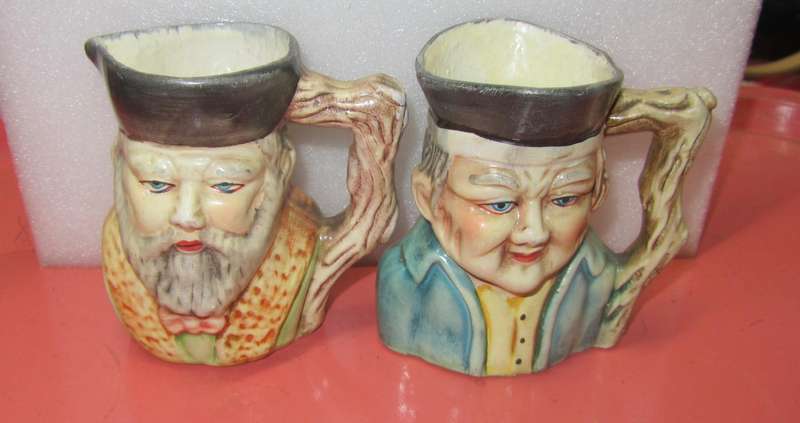 2 x Vintage Toby-style Jugs : Chinese Figures