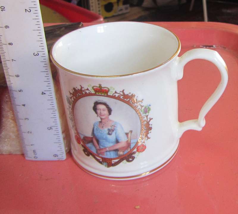 Queen Elizabeth Golden Jubilee 2002 Commemorative Fine China Items