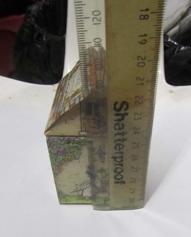 The Original Peter Rabbit Miniature Collection 3 - Beatrix Potter PLUS  pull out of characters