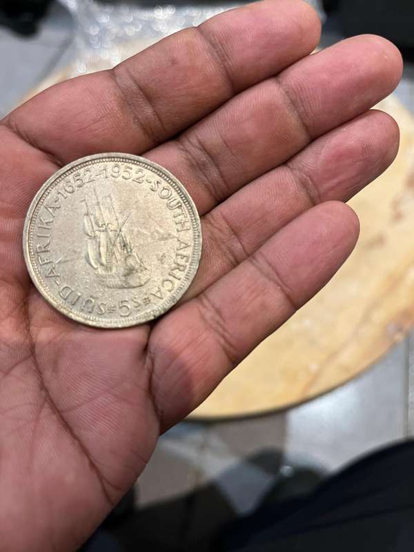 1952 SA UNION 5 SHILLING COIN (USED CONDITION)