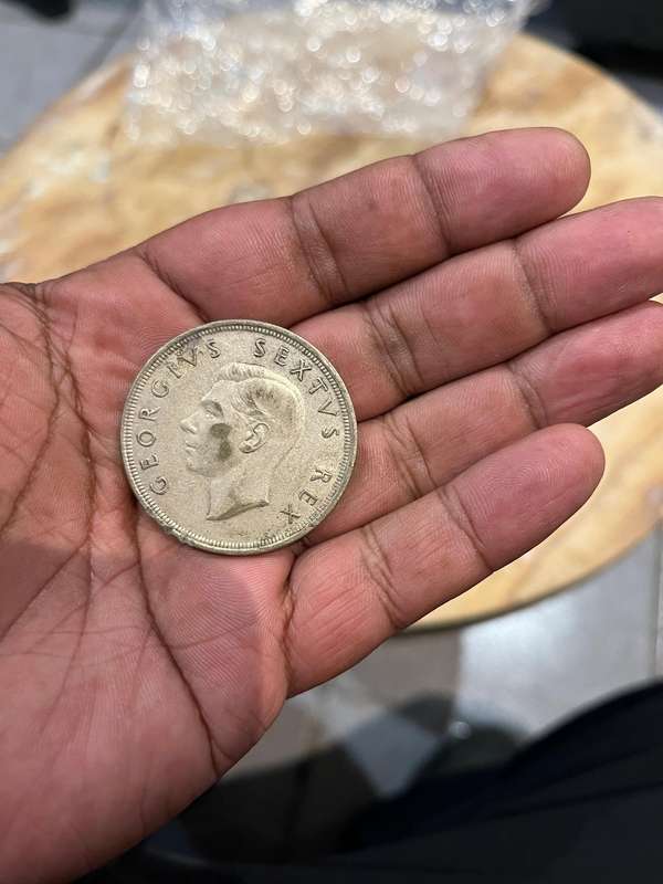 1952 SA UNION 5 SHILLING COIN (USED CONDITION)