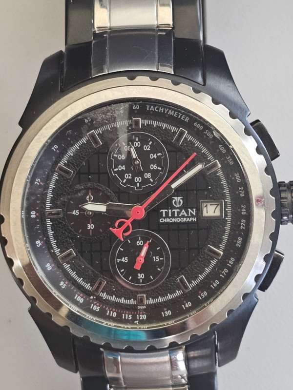 Titan Men's watch model: 10435LOIR