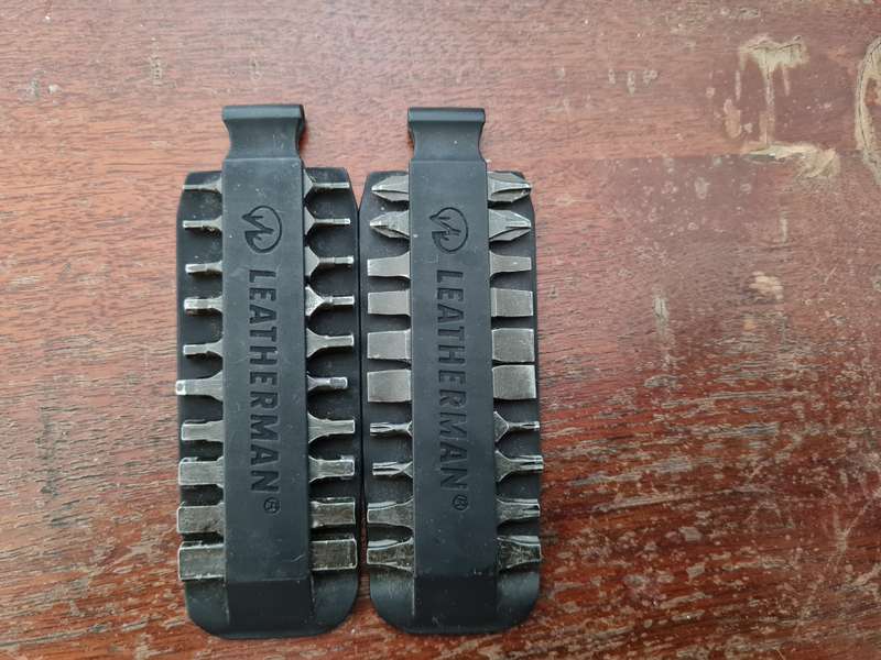 Leatherman wave with bits and pouch