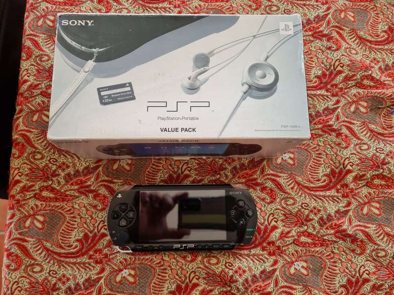 Psp 1000 model with box working