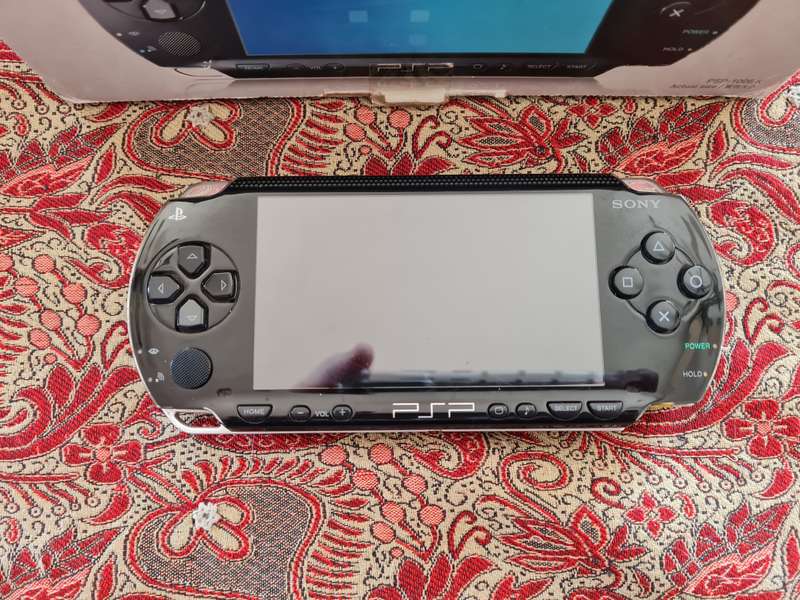 Psp 1000 model with box working