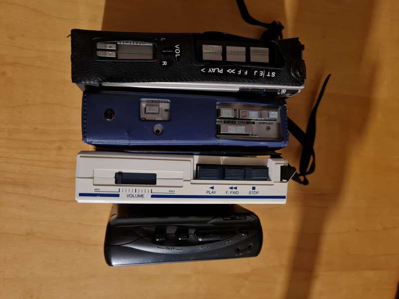 Lot of old cassette Walkman u tested