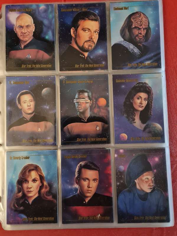 Lot of 108 star trek trading cards