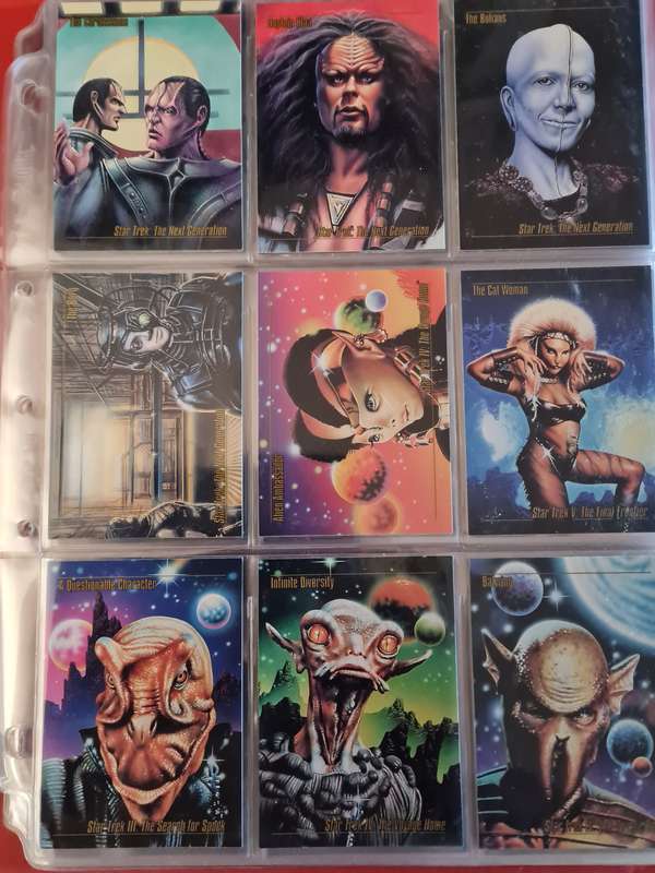 Lot of 108 star trek trading cards