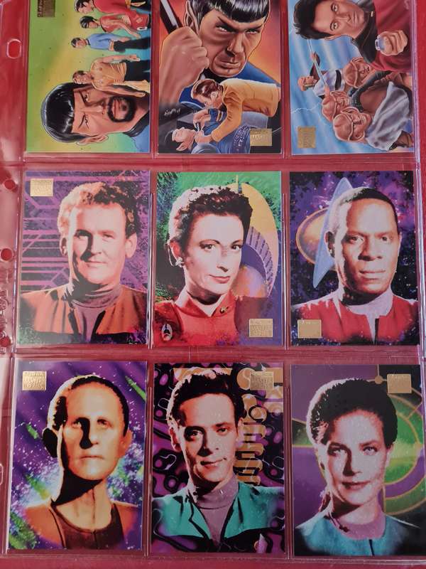 Lot of 108 star trek trading cards
