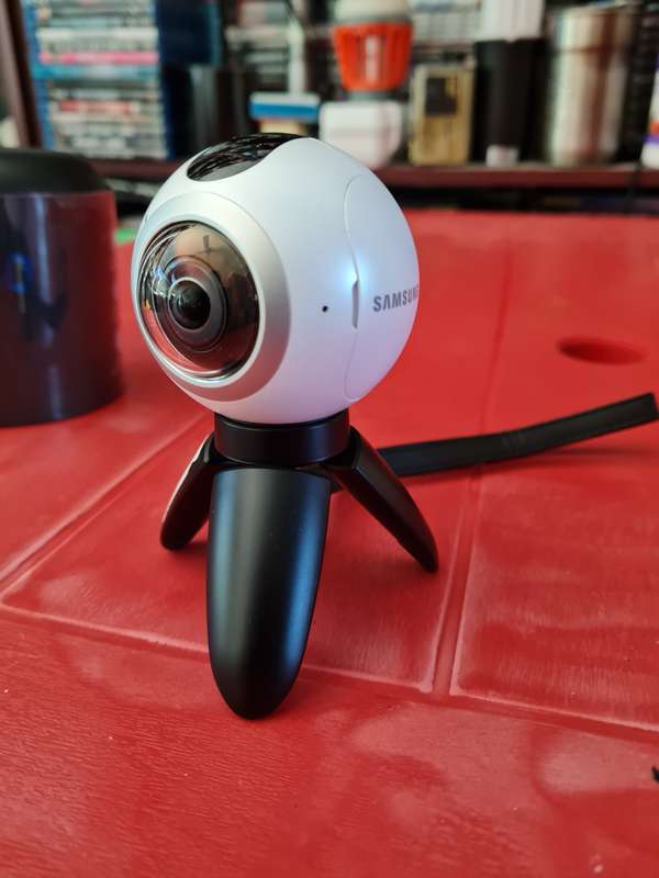 Samsung gear 360 action camera