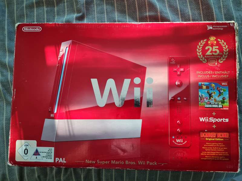 Nintendo Wii 25th anniversary edition working.