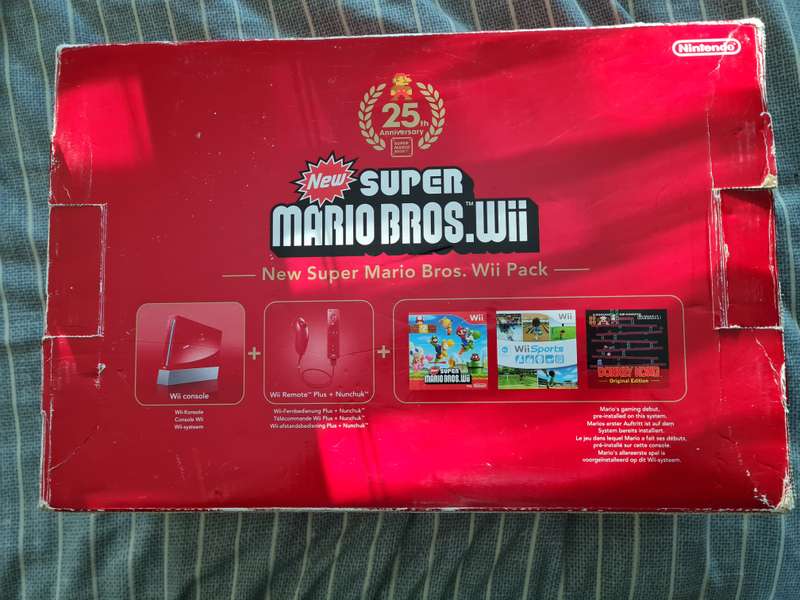 Nintendo Wii 25th anniversary edition working.