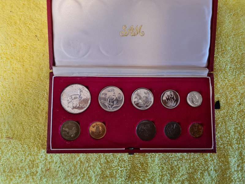Lot of two proof coin sets