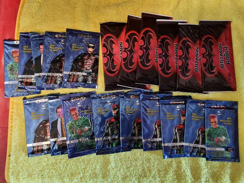 Lot of 20 batman trading card packs sealed