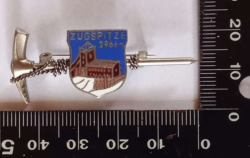 Zugspitze 2966m Vintage German Hat Pin with the  with a Blue logo depicting the Mountain