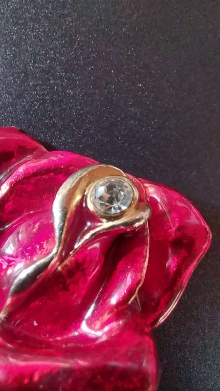 Cosmetic Mid Twenty Century Enamel Rose Brooch with a High-Quality Rhinestone