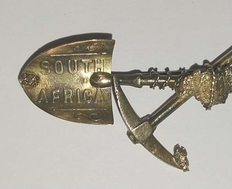 Antique 9ct Solid Gold South African Gold Digger Brooch