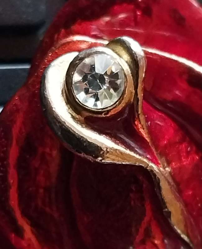 Cosmetic Mid Twenty Century Enamel Rose Brooch with a High-Quality Rhinestone