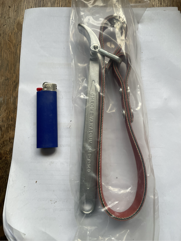 Strap wrench / spanner