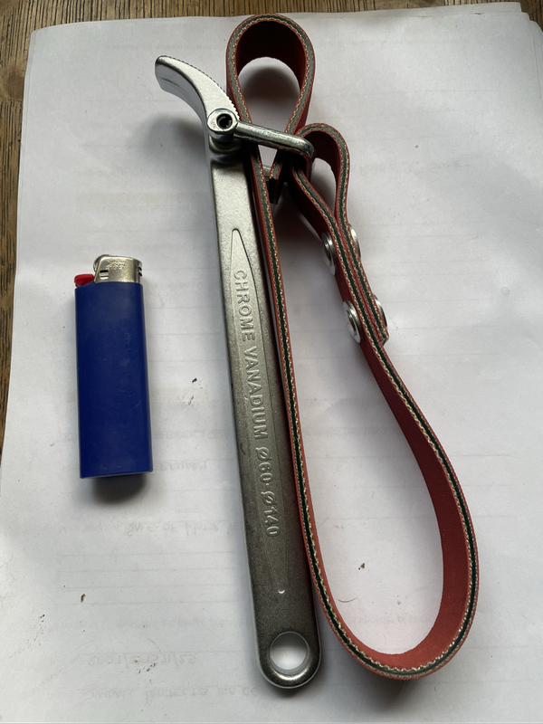 Strap wrench / spanner