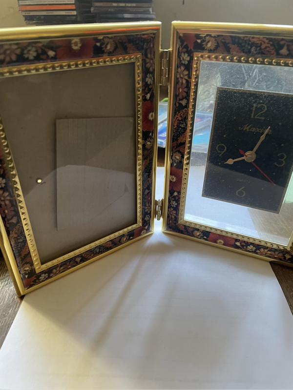 Foldable Photo Frame and Clock