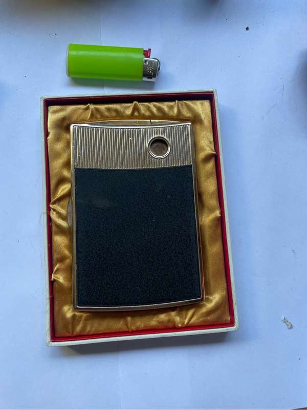 Vintage Sky Lite Eagle cigarette lighter / case