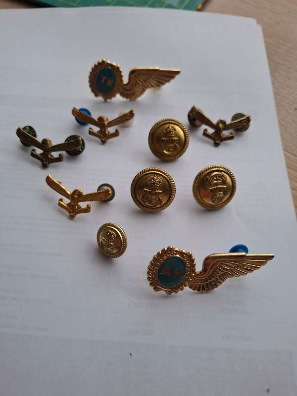 SAAF / SA Navy metal badges and buttons