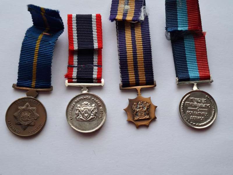 SANDF / SAP / medals - miniatures