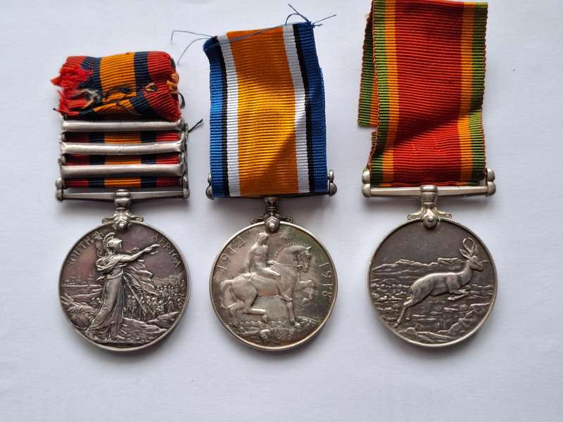 QSA / WW1 / WW2 medals (Not group read the description)